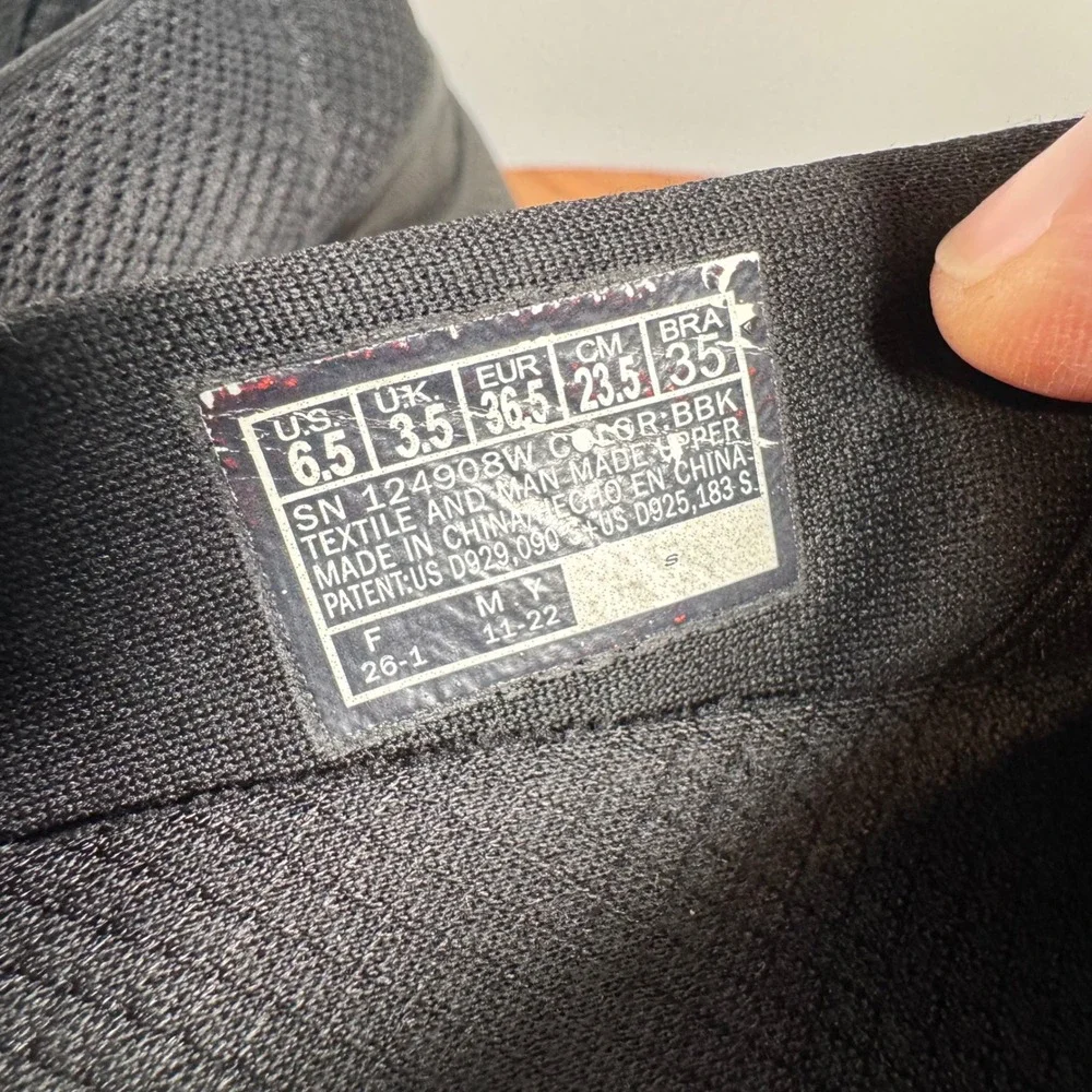 Skechers good used